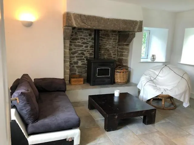 Merveilleux Cottage Dans Parc De 7,5 Hectares Saint-Nicolas-du-Pelem Holiday home