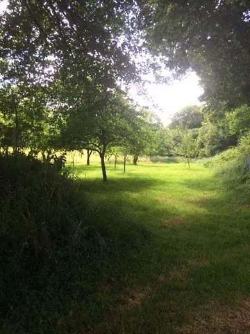 Holiday home Merveilleux Cottage Dans Parc De 7,5 Hectares Saint-Nicolas-du-Pelem